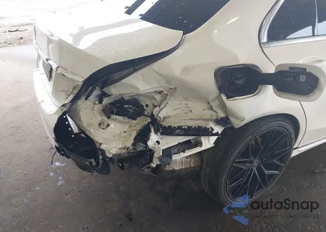 2019 Mercedes-Benz C 300 z USA, uszkodzony, nr VIN 55SWF8DB3KU293995